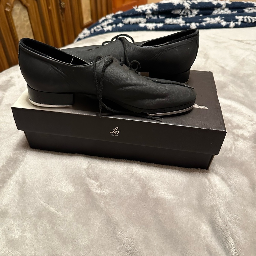 Used Leo tap shoes